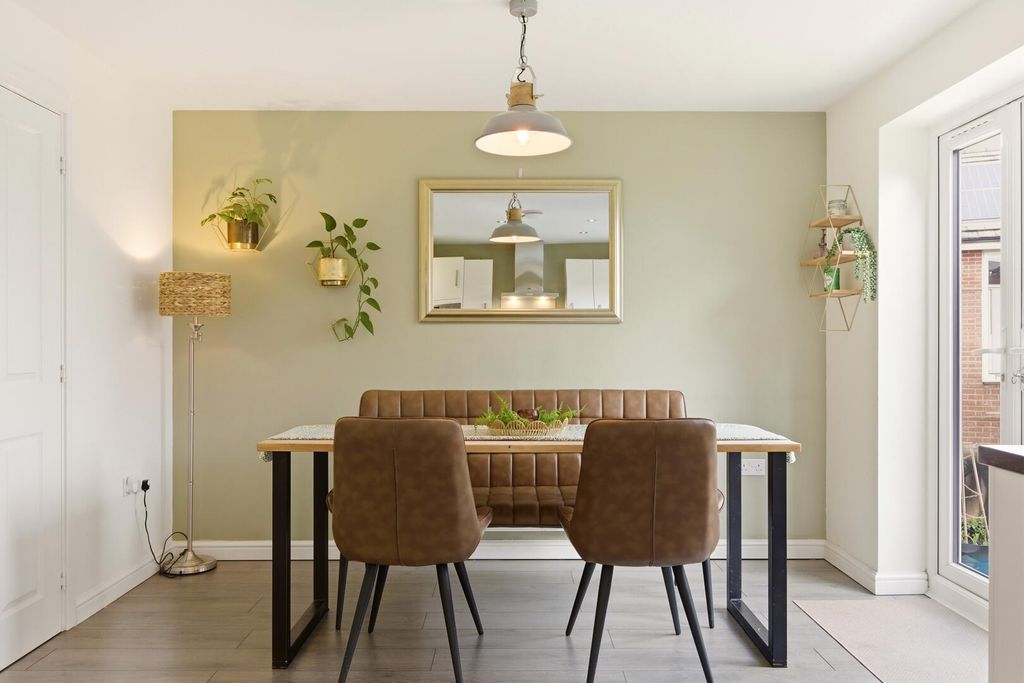 Property photo 2 of 27 Dining Room