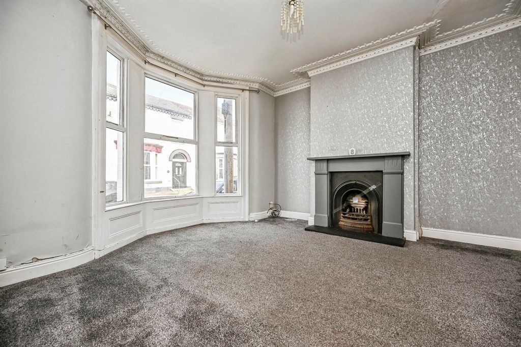 Property photo 3 of 13