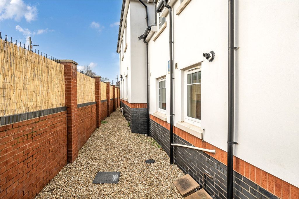 Additional image 10 of 2 bed flat for saleWoolbrook Road, Sidmouth, Devon EX10