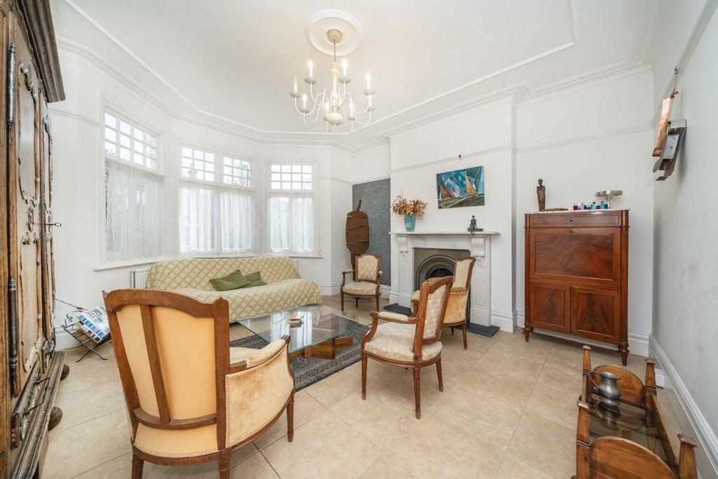 Property photo 2 of 6