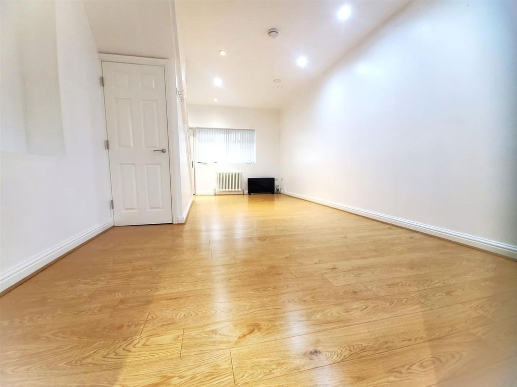 Property photo 3 of 9 Whatsapp Image 2026-02-11 At 2.55.05 Pm (4).Jpeg