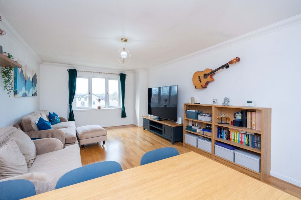 Property photo 2 of 20 4777373