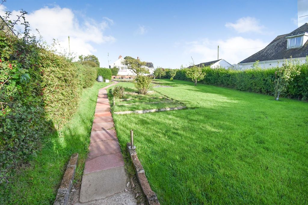 Property photo 2 of 16 Garden