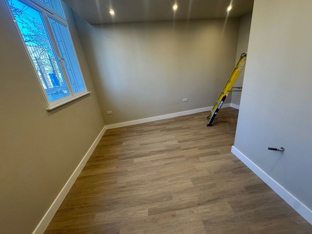 Property photo 1 of 3 Studio Flat To Rent North End, Croydon Cr0