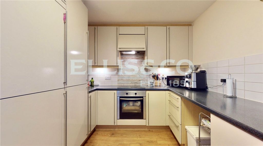 Property photo 3 of 19 Picture No. 02