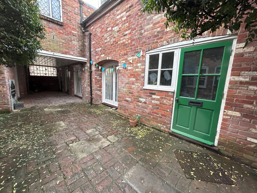 Property photo 2 of 2 Roman Quay5.Jpg