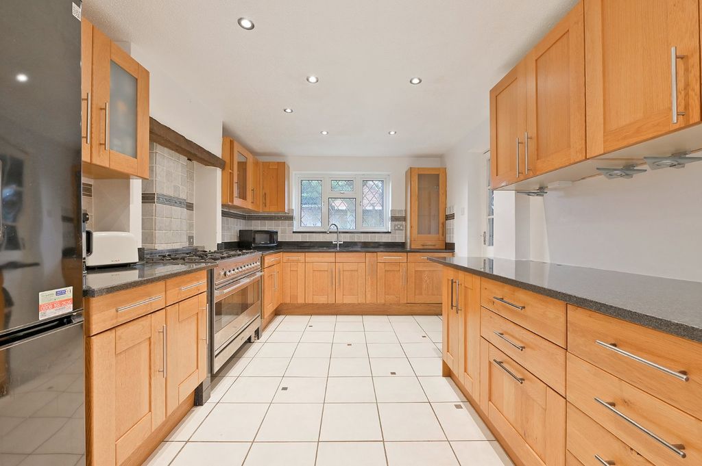 Property photo 2 of 10 Picture No. 14