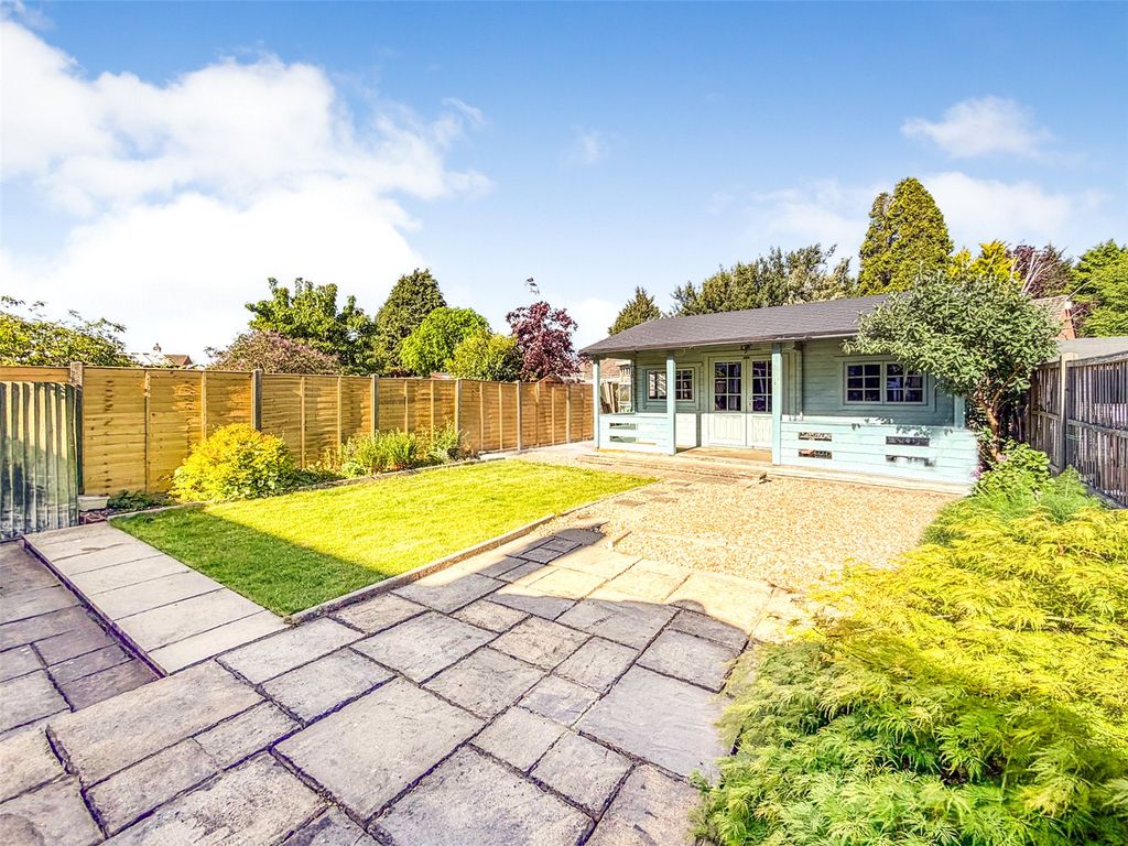 Property photo 2 of 23 Picture No. 17