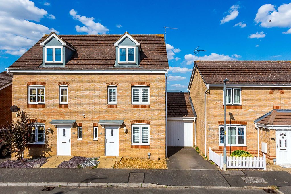 Property photo 1 of 17 Front