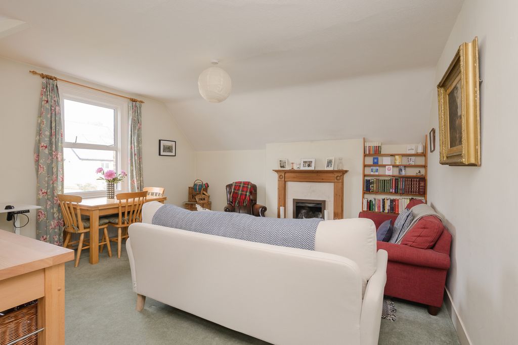 Property photo 3 of 10 Picture No. 01