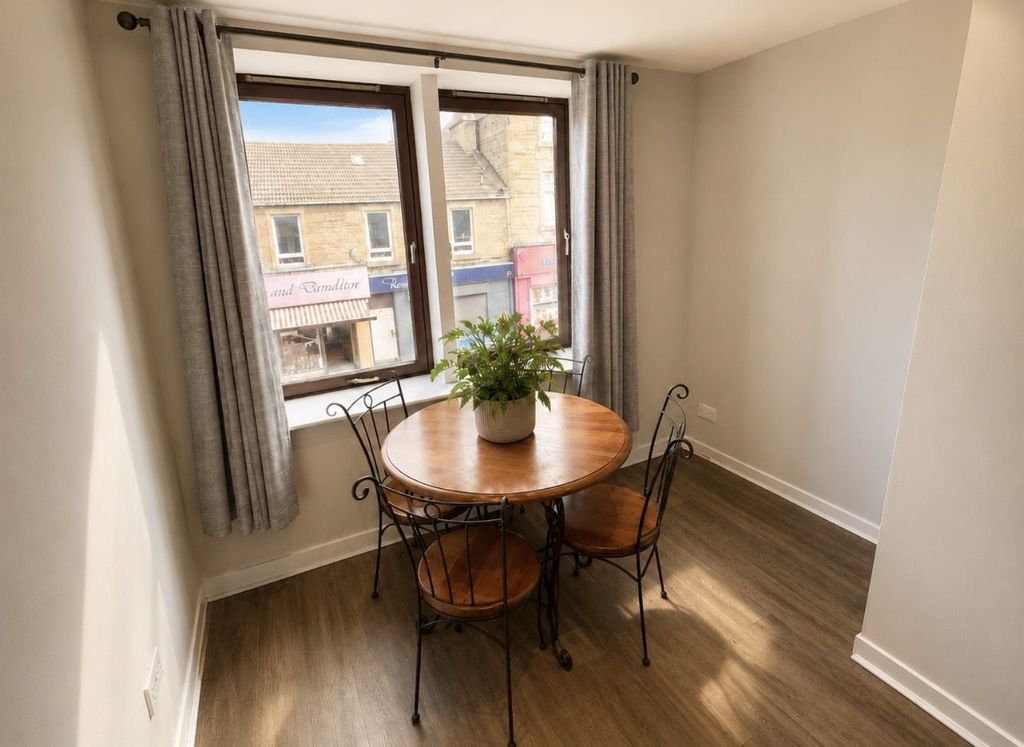 Property photo 2 of 9 Dining Table