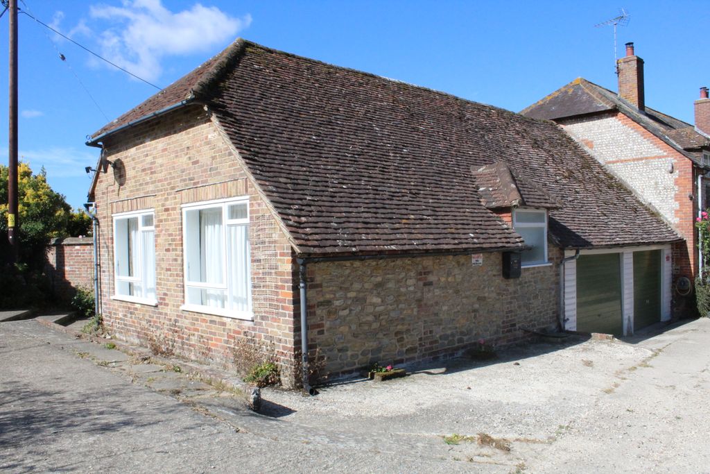 Property photo 1 of 6