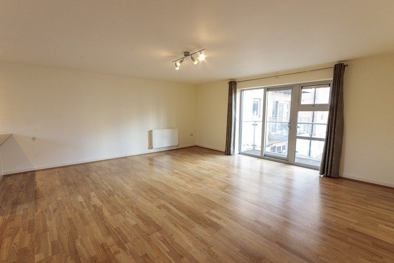 Property photo 3 of 10 Lounge