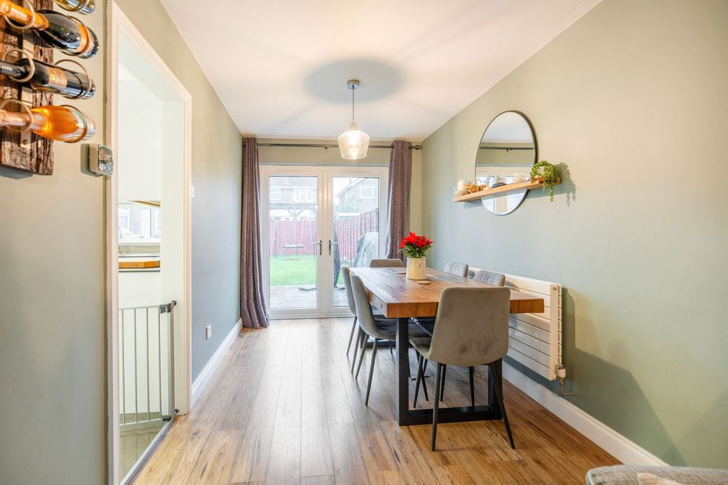 Property photo 3 of 23