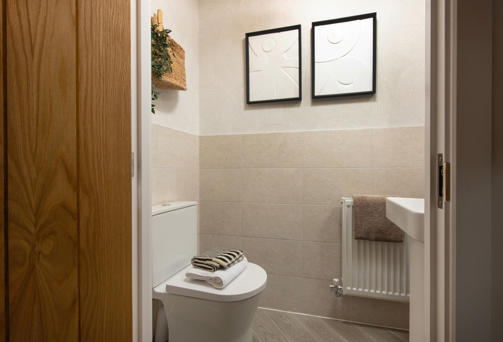 Property photo 3 of 10 Winsford-WC