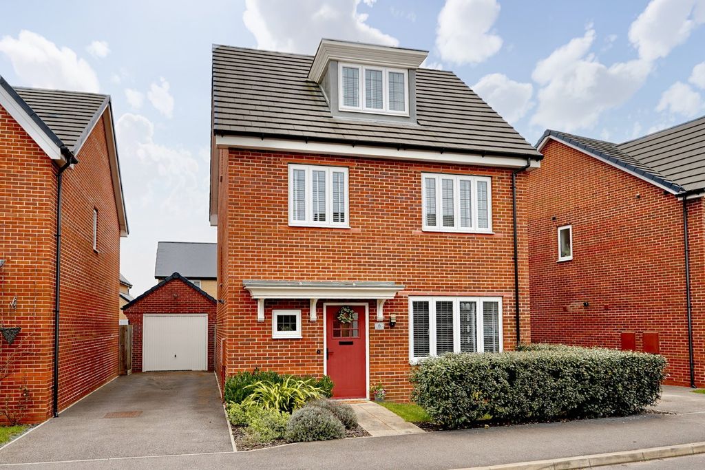 Property photo 1 of 18