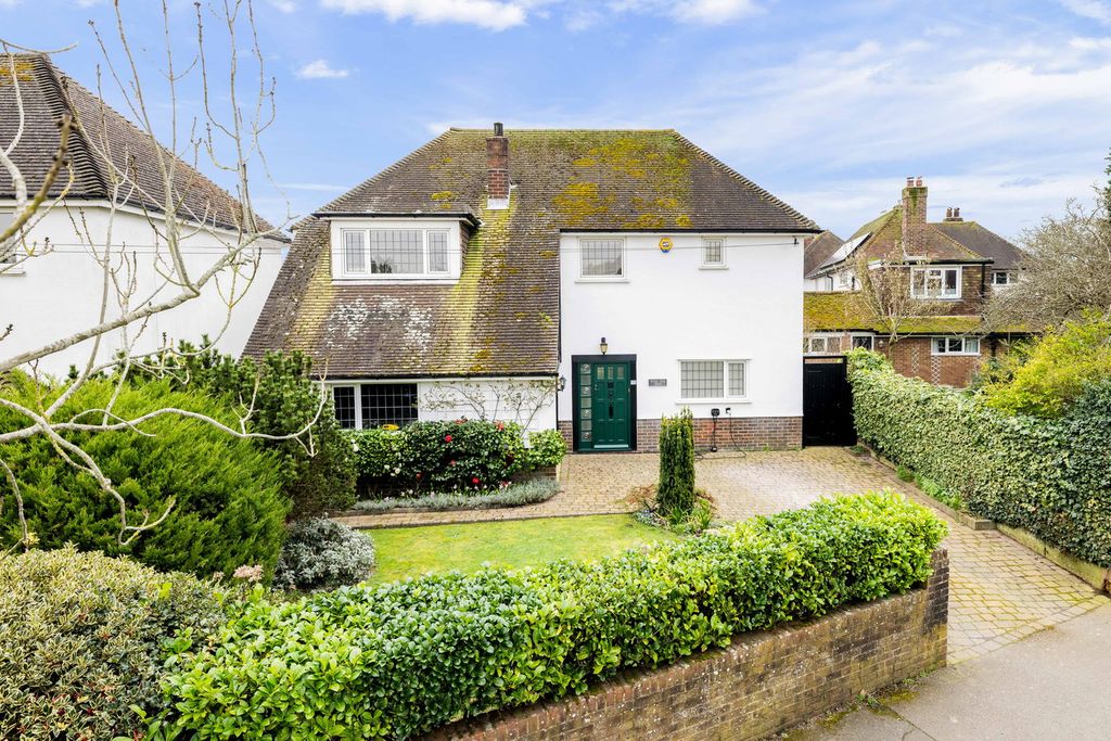 Property photo 1 of 20