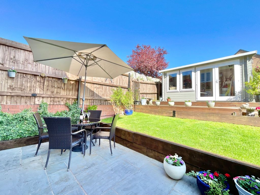 Property photo 2 of 35