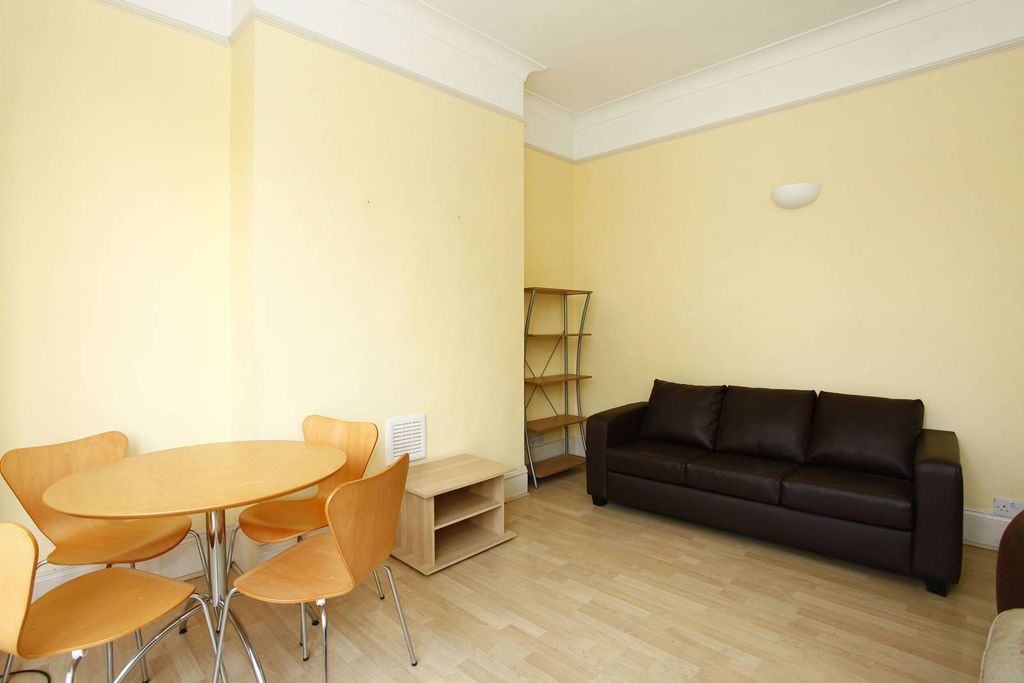 Property photo 1 of 3
