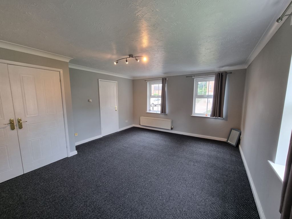 Property photo 2 of 8 Living Room