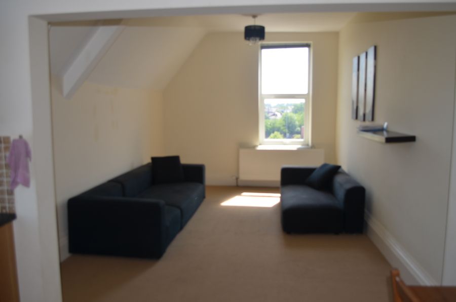 Property photo 1 of 15 2 Bed Flat To Rent Manygates Park, Wakefield Wf1
