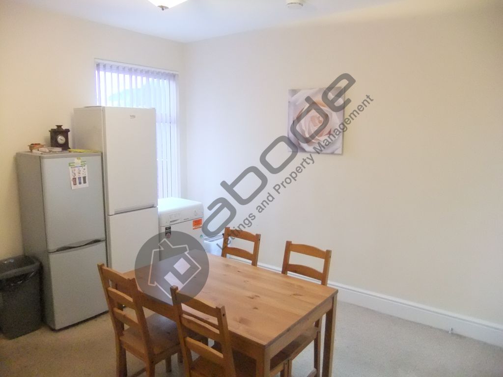 Property photo 3 of 9 Dining Room