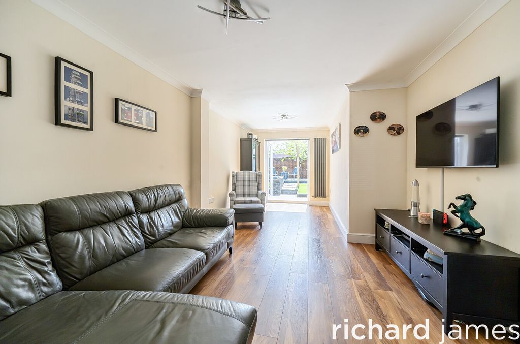 Property photo 3 of 13 846d0F1662B64F3690Be86Cbdafd96F3
