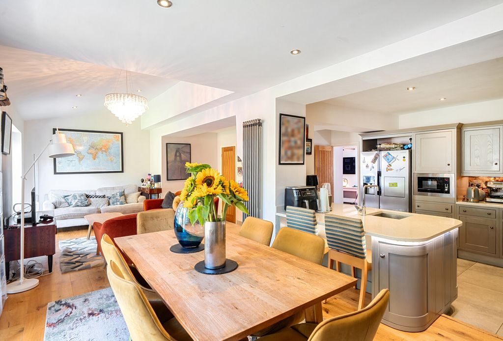 Property photo 2 of 23 1480301-11-6A3A5d...