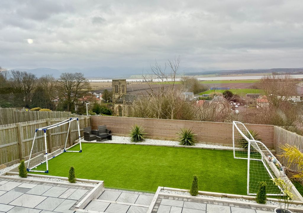 Property photo 2 of 47