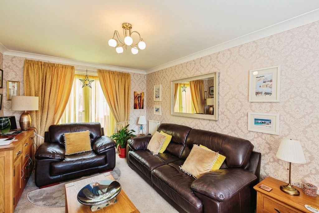 Property photo 3 of 17 Photo