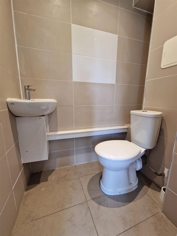 Property photo 3 of 13 Downsstaires wc.Jpeg