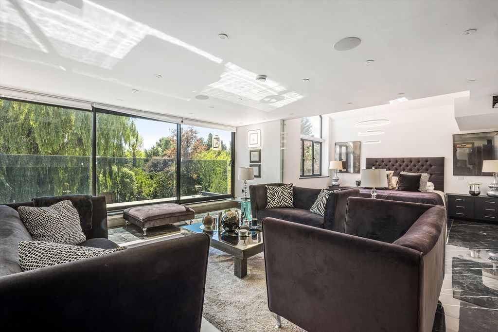 Additional image 9 of 5 bed detached house to rentWaggon Road, Barnet EN4