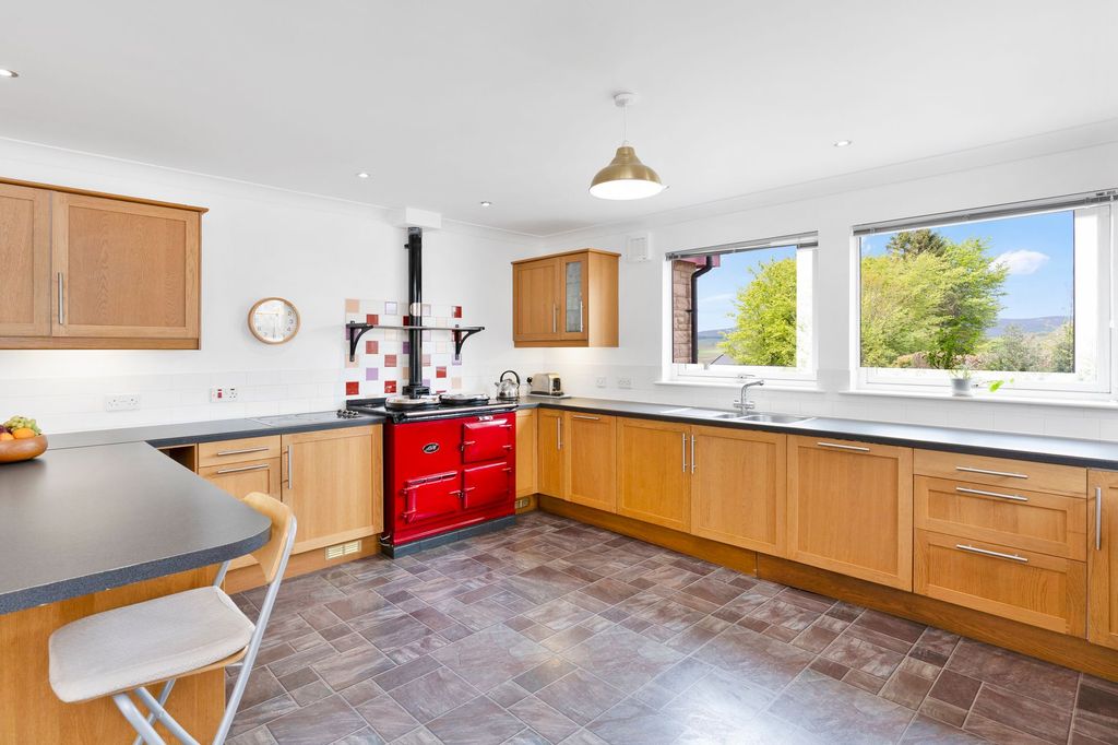 Property photo 3 of 62 Breakfasting Kitchen
