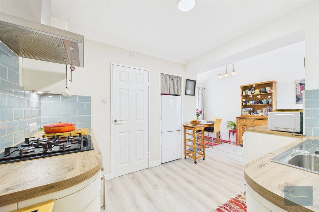 Property photo 2 of 24 Picture No. 29