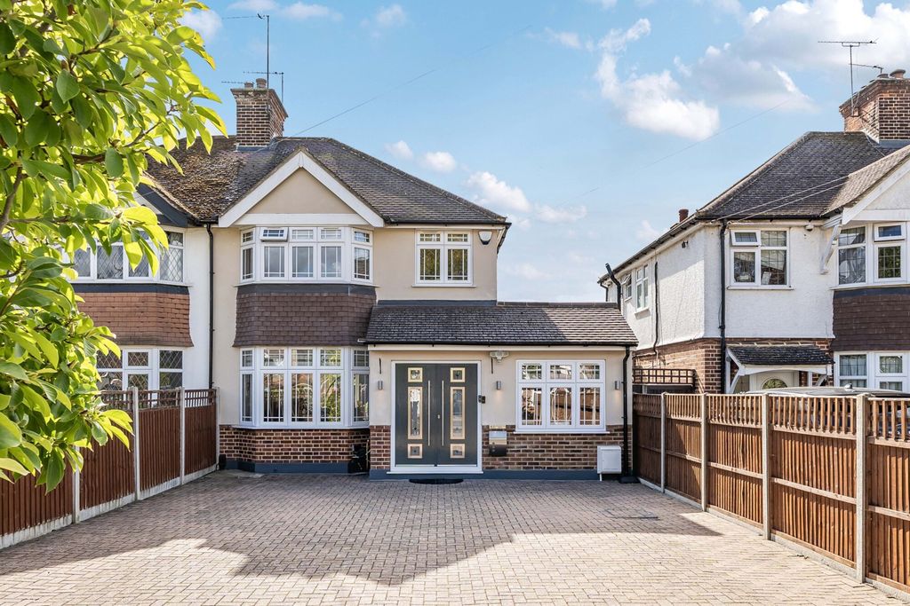 Property photo 1 of 20 1357859-18-68d3Eb...