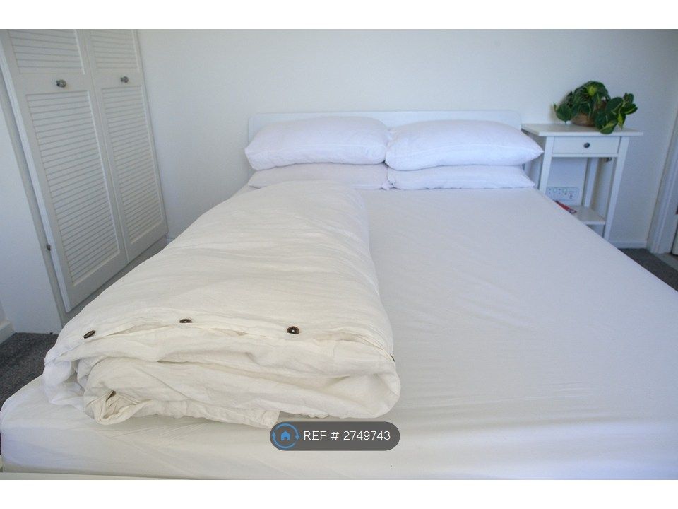 Property photo 2 of 12 New Pure Linen Duvet Cover; New Aeyla Pillows
