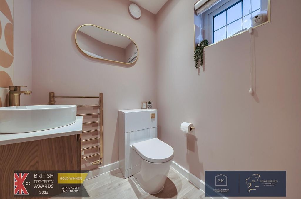 Property photo 3 of 27 Downstairs Cloakroom.