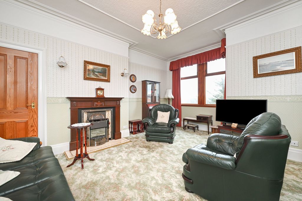 Property photo 3 of 41