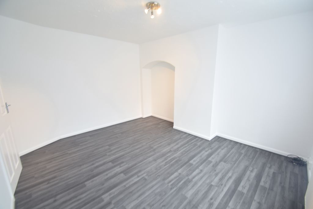 Property photo 2 of 9 Photo 02