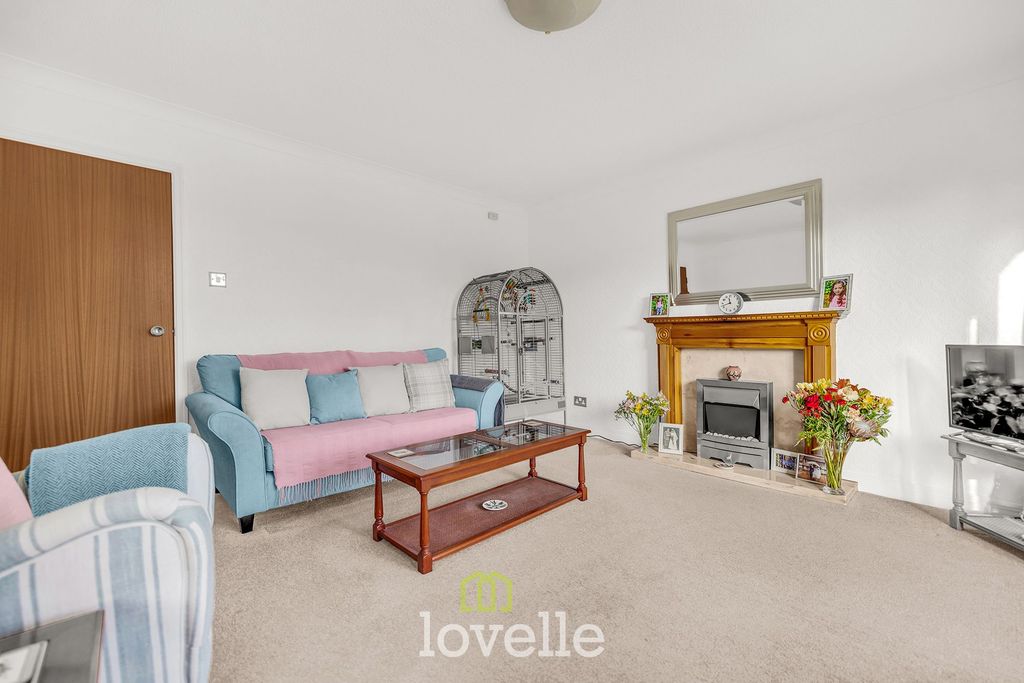 Property photo 3 of 9