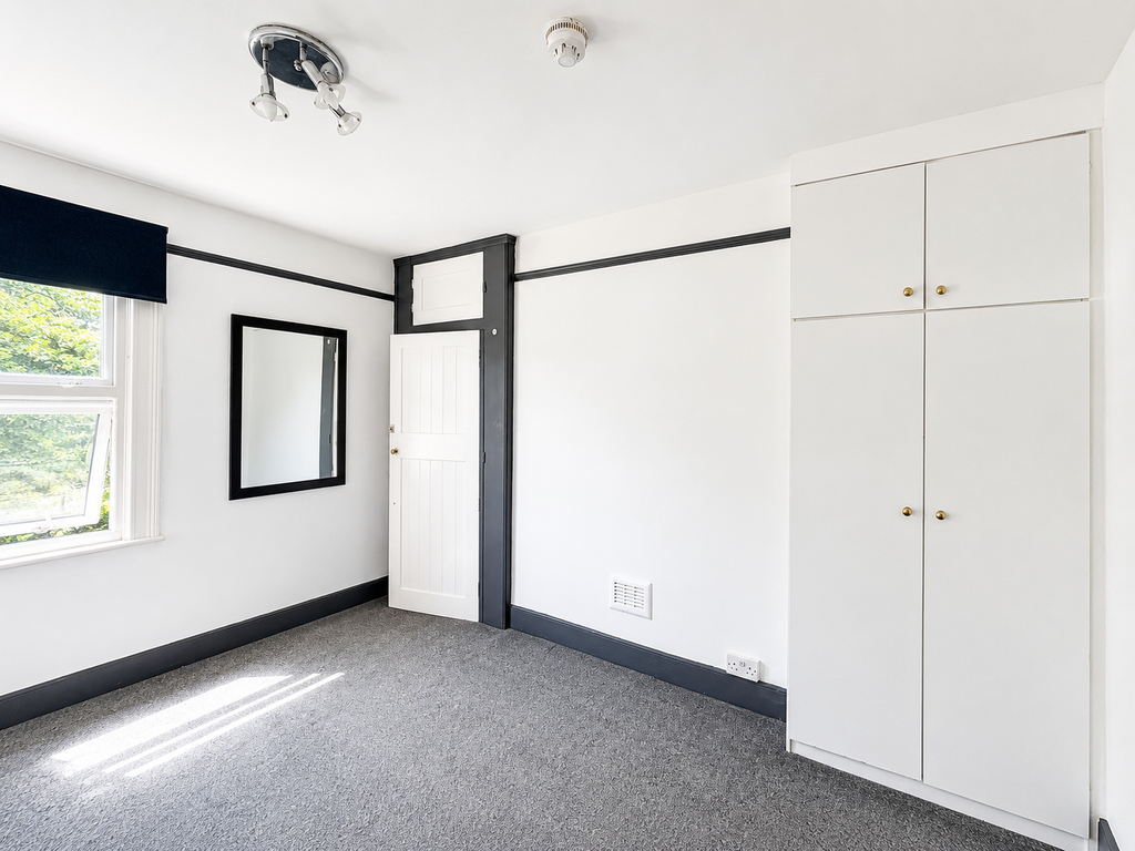 Property photo 2 of 7 A8D05496-3CC0-47C8-9971-7223A481690F (002)