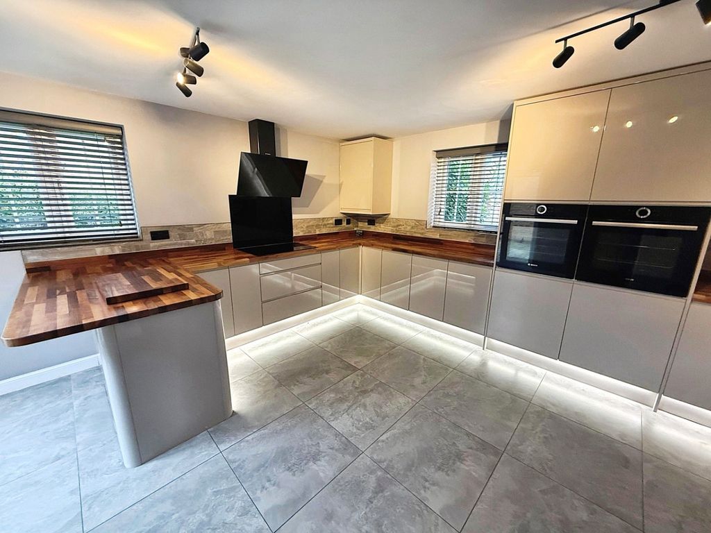 Property photo 2 of 26 4181831