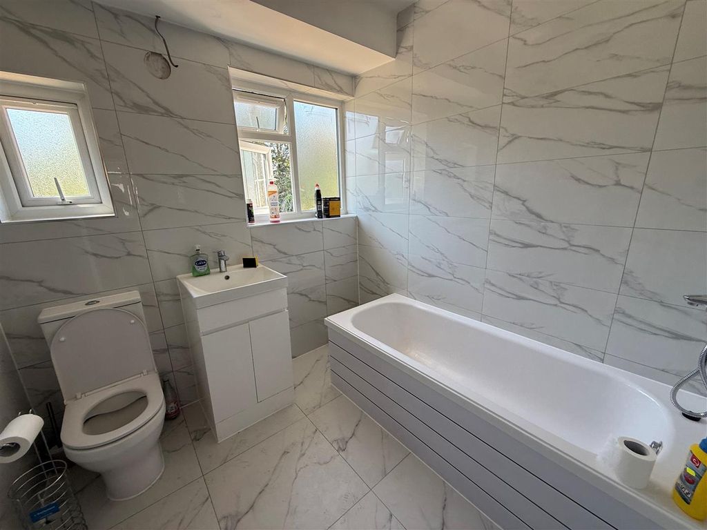 Property photo 3 of 7 3.Jpg