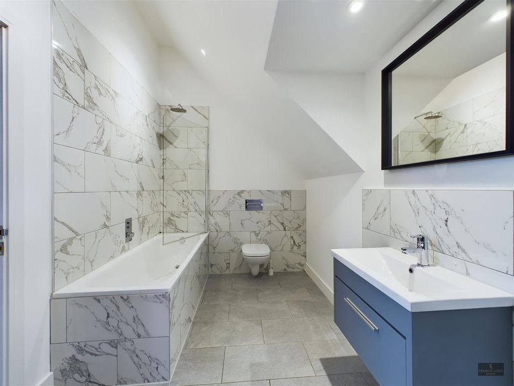 Property photo 3 of 10 Cam01856G0-Pr0140-Still007.Jpg