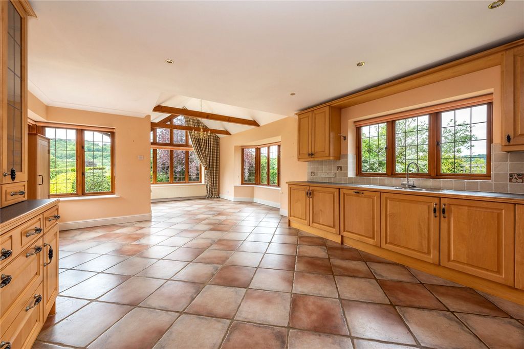 Property photo 2 of 17 Picture No. 05