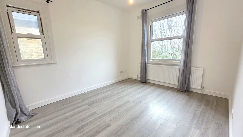 Property photo 2 of 13 Bedroom