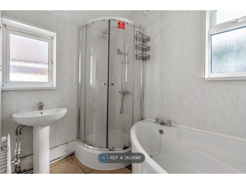 Property photo 2 of 15 Bathroom