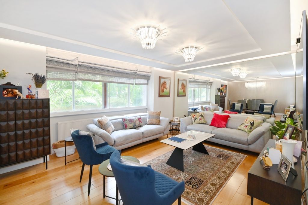 Property photo 1 of 13 18-Quadrangle (1)