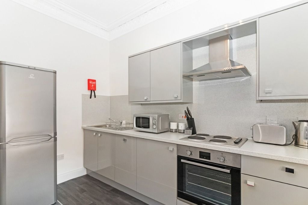 Property photo 3 of 10 2_05.Jpg