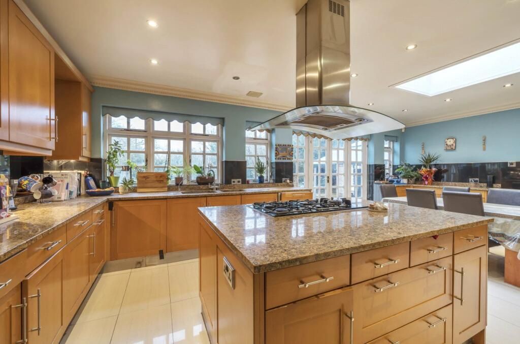 Additional image 9 of 8 bed detached house to rentGrange Avenue, London N20
